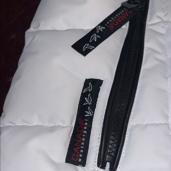 Canada Goose Quilted White Jacket with Black Accents - Picture 6 of 9